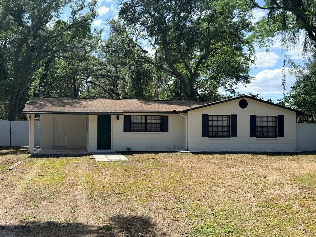 9010 N JONES AVENUE TAMPA, FL 33604