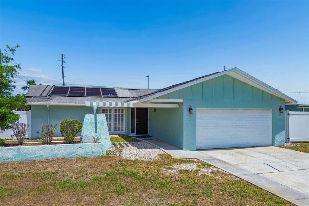13691 SERENA DRIVE LARGO, FL 33774