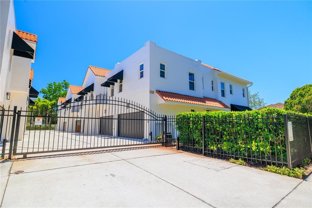 3210 W HORATIO STREET UNIT 14 TAMPA, FL 33609