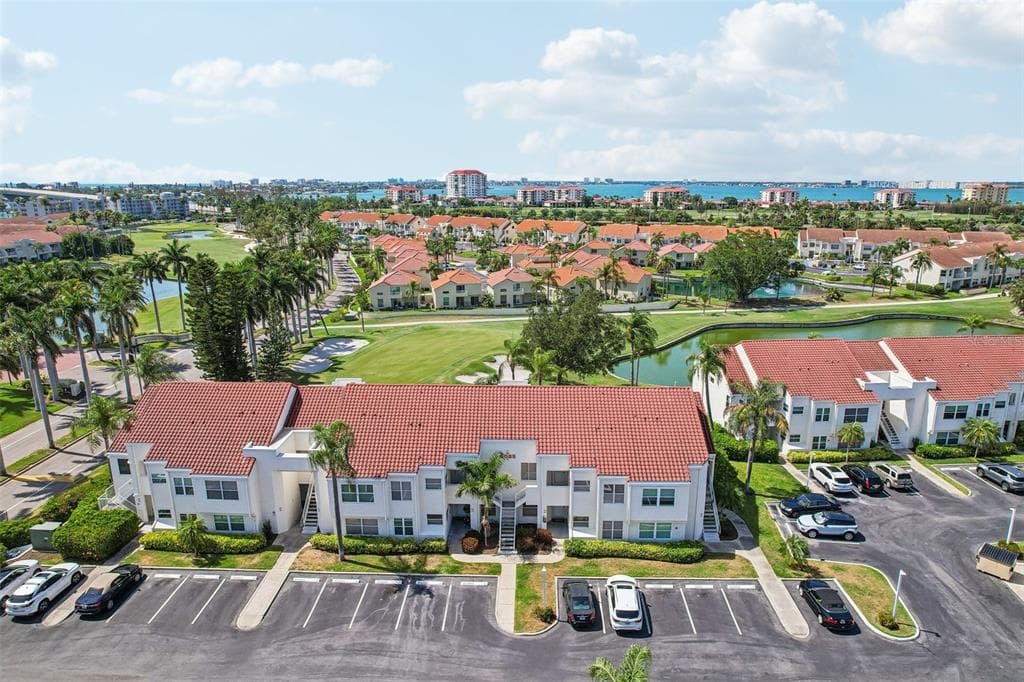 6085 BAHIA DEL MAR BOULEVARD UNIT 204 ST PETERSBURG, FL 33715