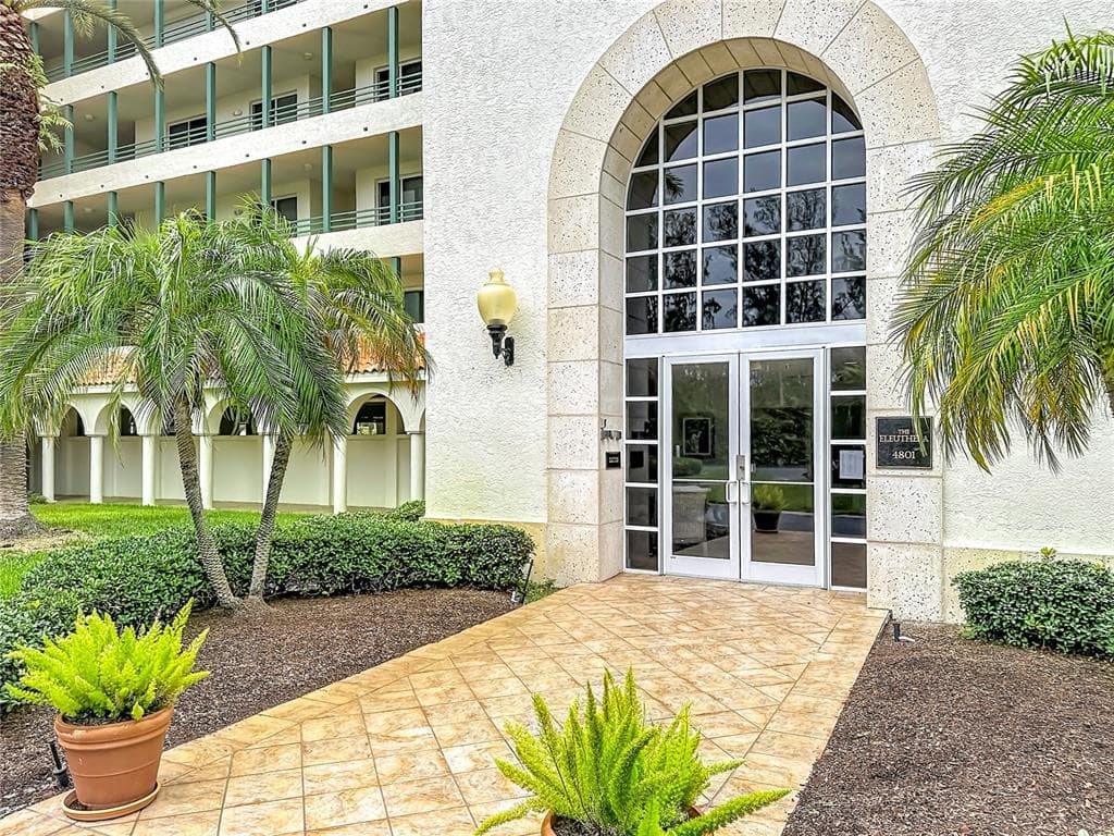 4801 OSPREY DRIVE S UNIT 103 ST PETERSBURG, FL 33711