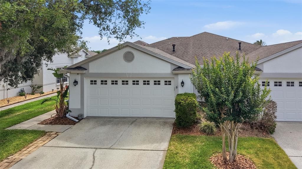 1902 ECHO POND PLACE WESLEY CHAPEL, FL 33543
