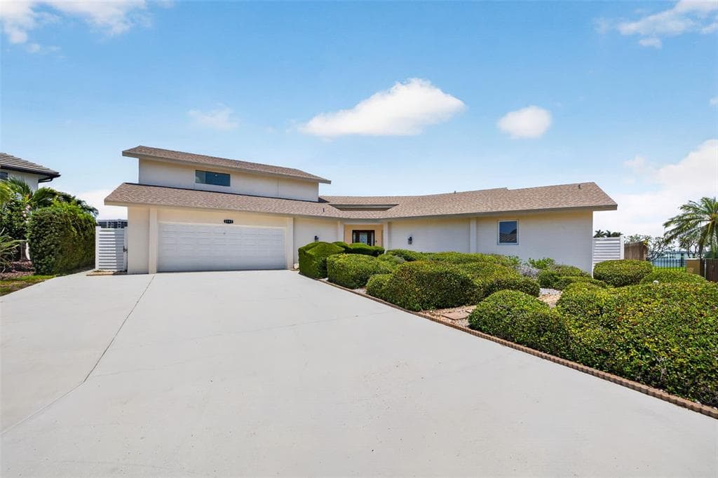 3111 WEDGEWOOD DRIVE BELLEAIR BEACH, FL 33786