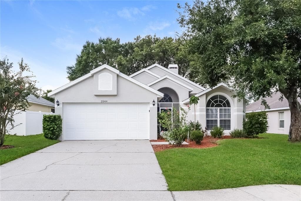 2544 MEADOW OAKS LOOP CLERMONT, FL 34714
