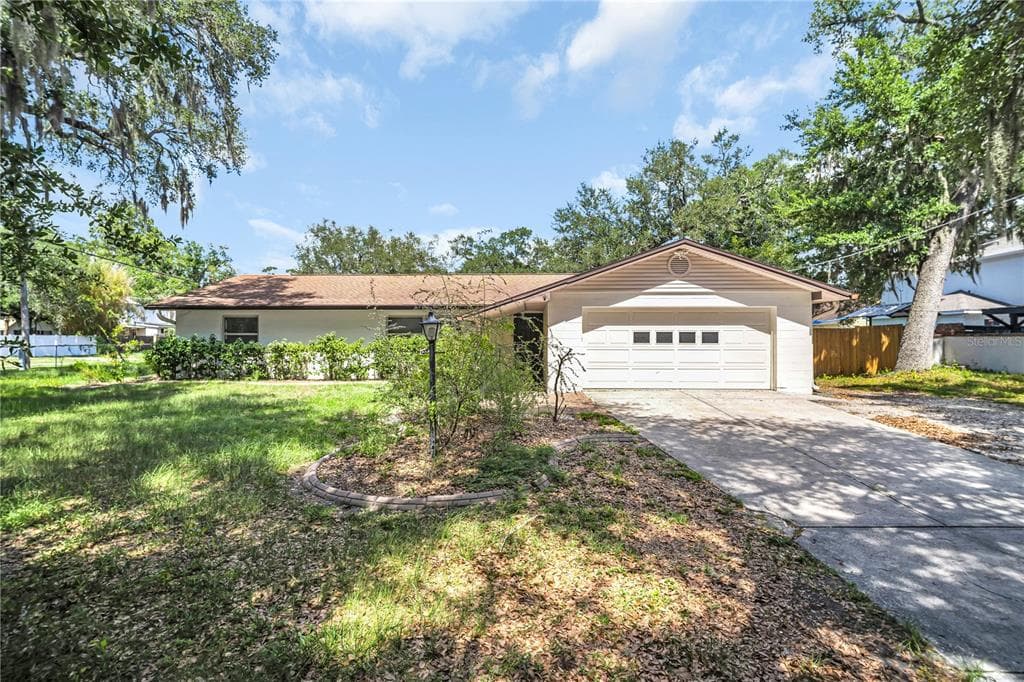 6820 SOUTH SHAMROCK ROAD TAMPA, FL 33616