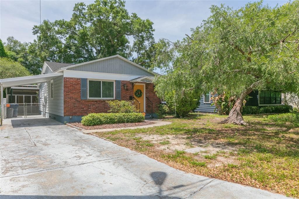 1219 E FLORA STREET TAMPA, FL 33604