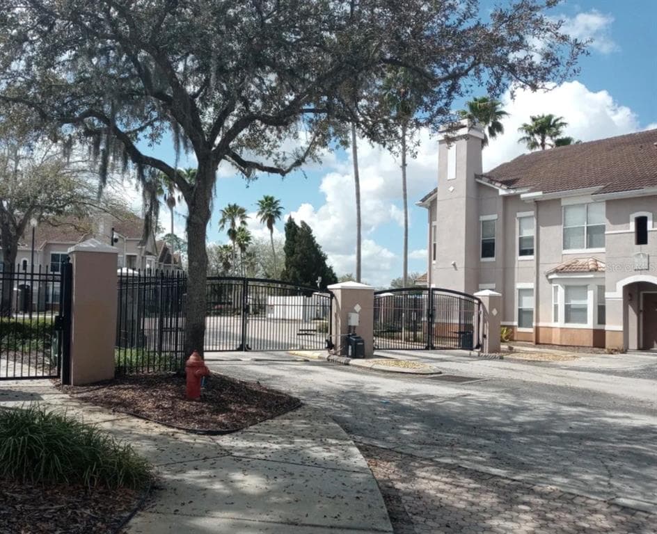 10405 VILLA VIEW CIRCLE UNIT 10405 TAMPA, FL 33647