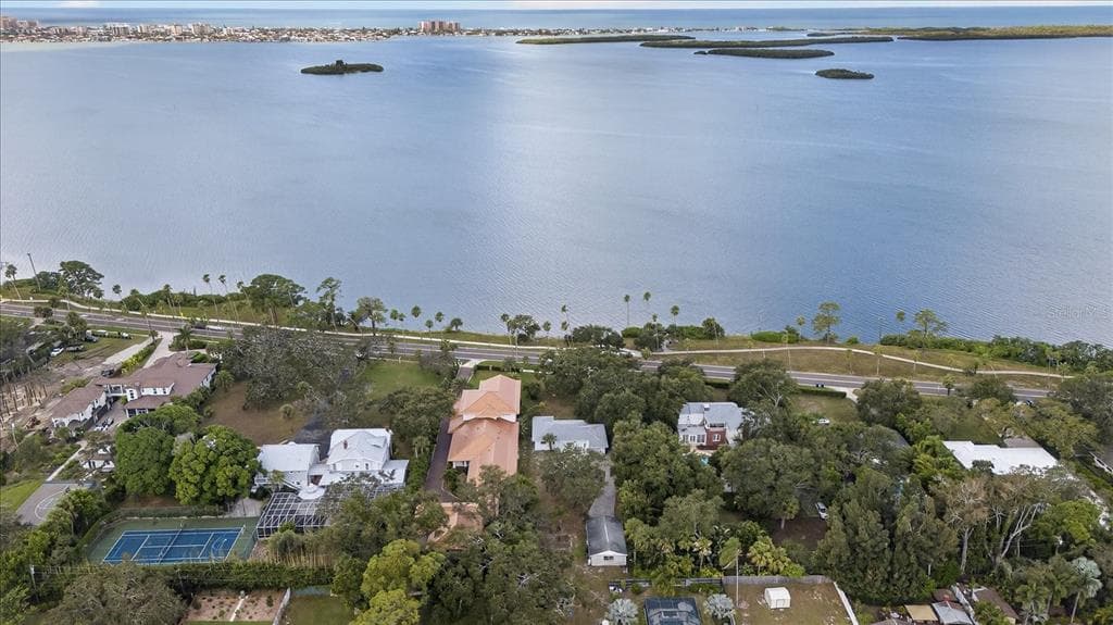 215 EDGEWATER DRIVE DUNEDIN, FL 34698