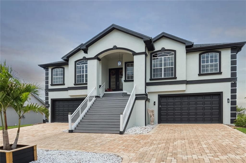 2401 SAND BAY DRIVE HOLIDAY, FL 34691