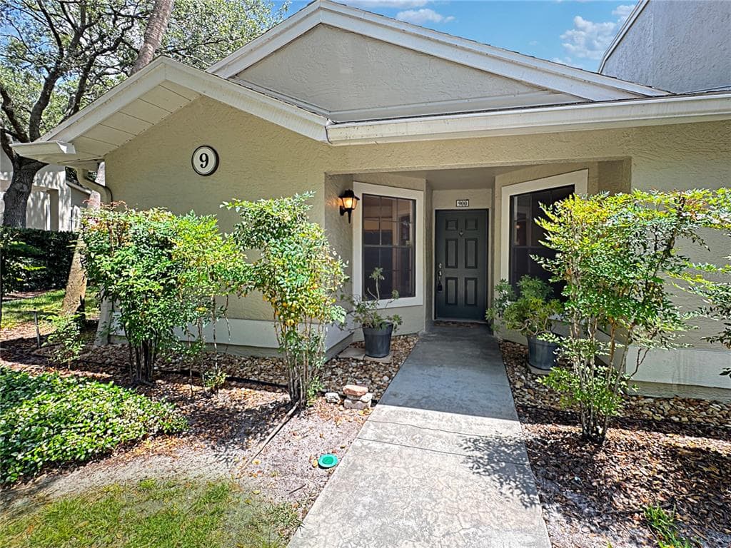5100 BURCHETTE ROAD UNIT 900 TAMPA, FL 33647