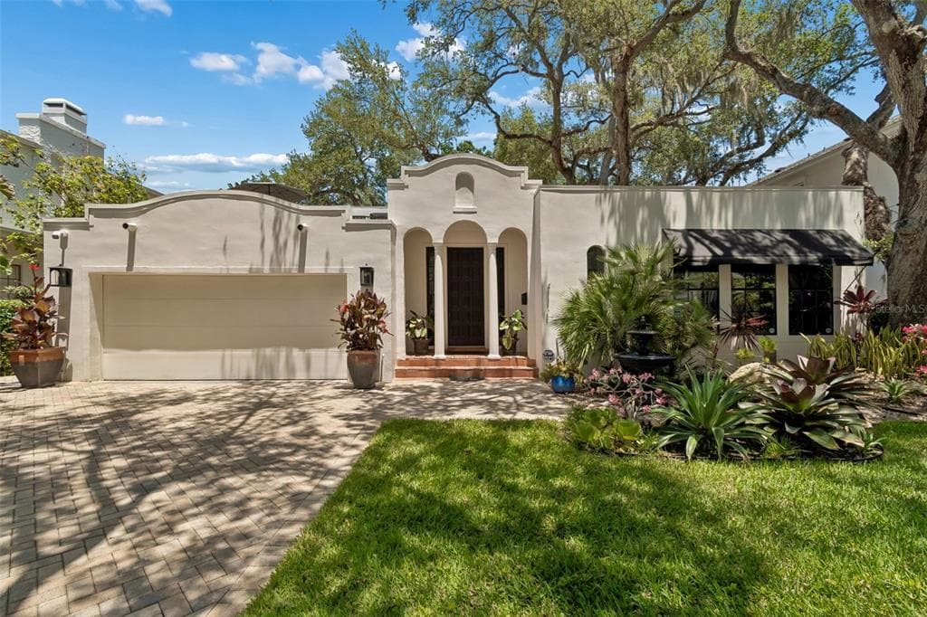 2941 W BAYSHORE COURT TAMPA, FL 33611