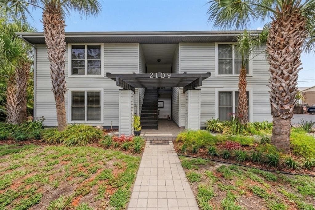 2109 W DE LEON STREET TAMPA, FL 33606