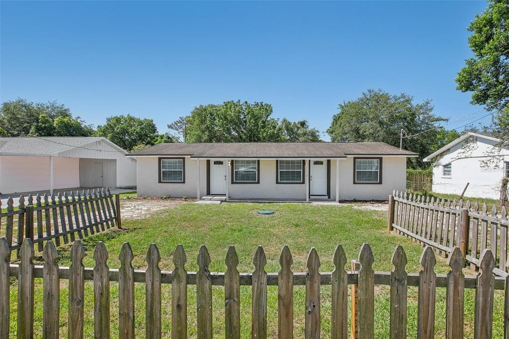 8703 NAVAJO AVENUE TAMPA, FL 33637