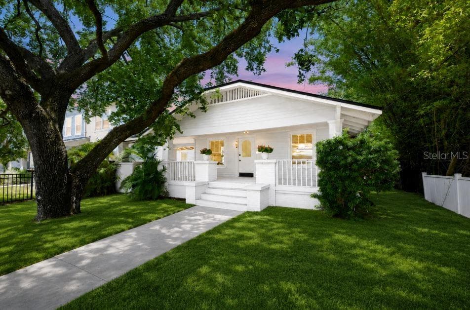 902 W COLUMBUS DRIVE TAMPA, FL 33602