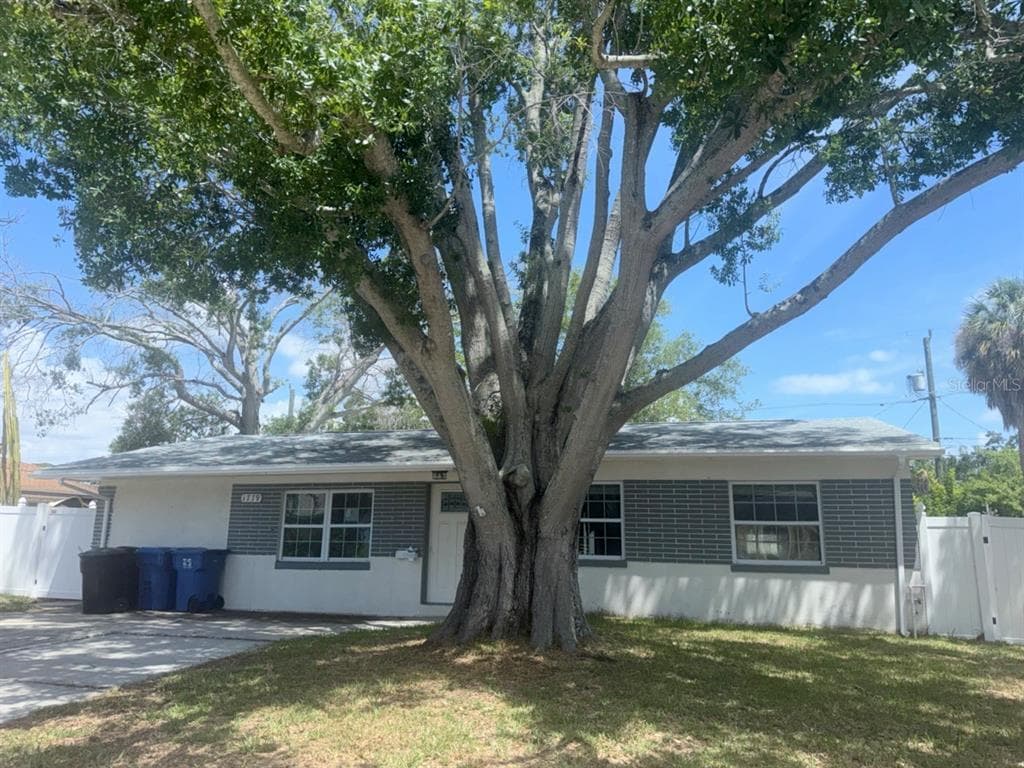 1779 SHORE ACRES BOULEVARD NE ST PETERSBURG, FL 33703