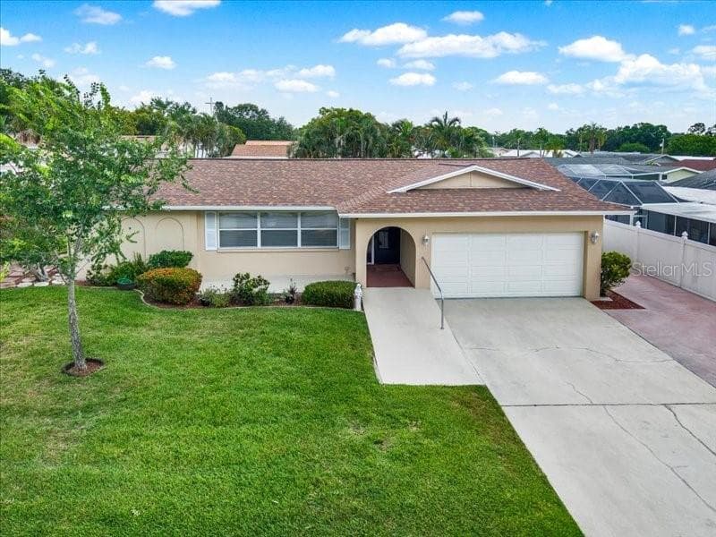 11235 APACHE PLACE LARGO, FL 33774