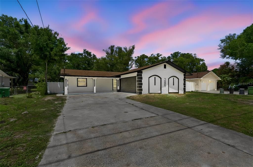 7906 N FREMONT AVENUE TAMPA, FL 33604