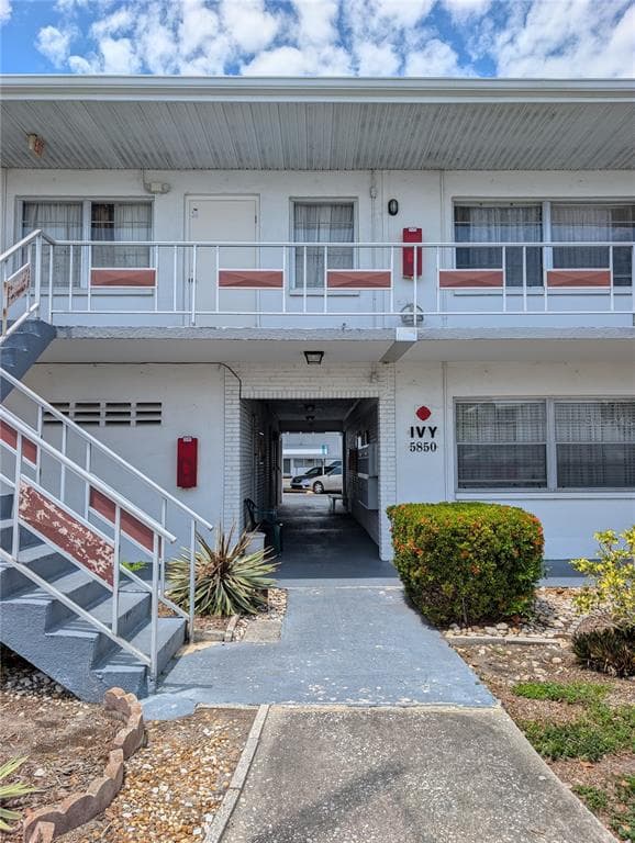 5850 18TH STREET N UNIT 23