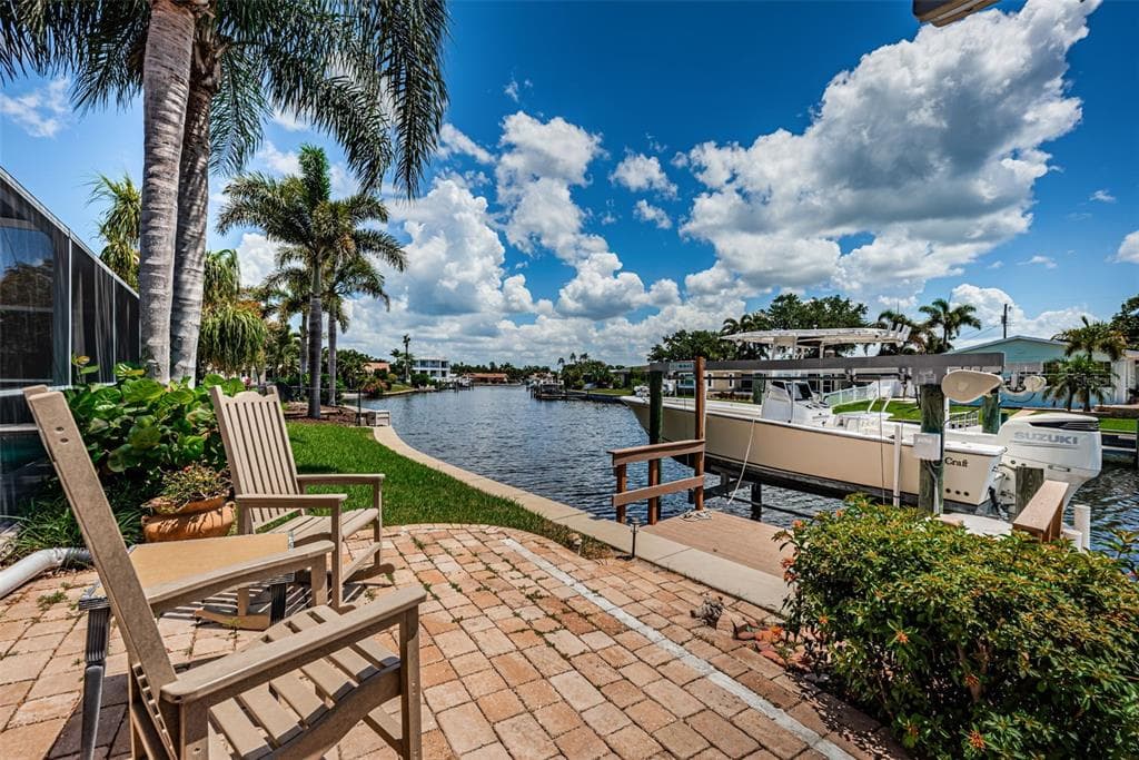 1496 49TH AVENUE NE ST PETERSBURG, FL 33703