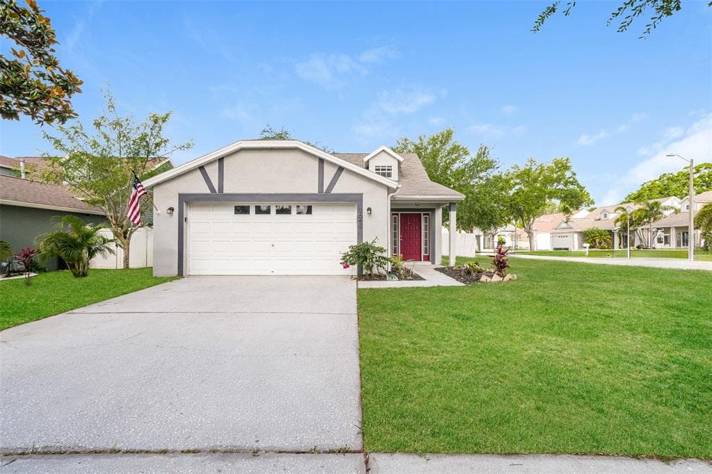 1648 HARBOR OAKS DRIVE TARPON SPRINGS, FL 34689