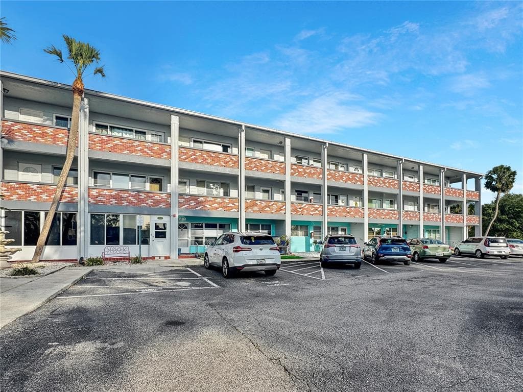 4300 58TH STREET N UNIT 1915 KENNETH CITY, FL 33709