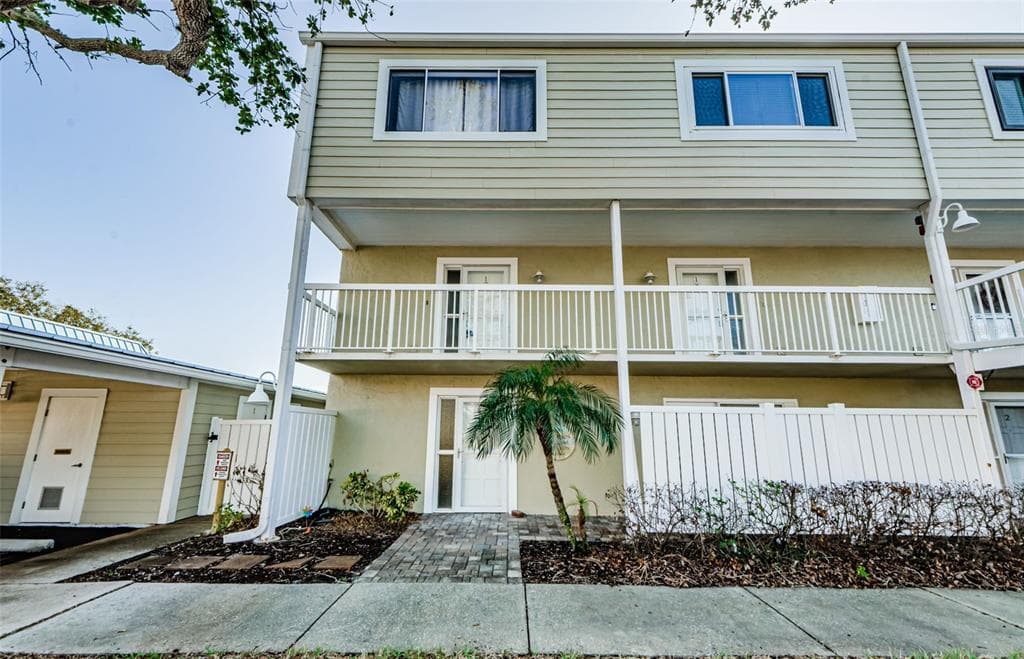 433 S PAULA DRIVE UNIT 17 DUNEDIN, FL 34698