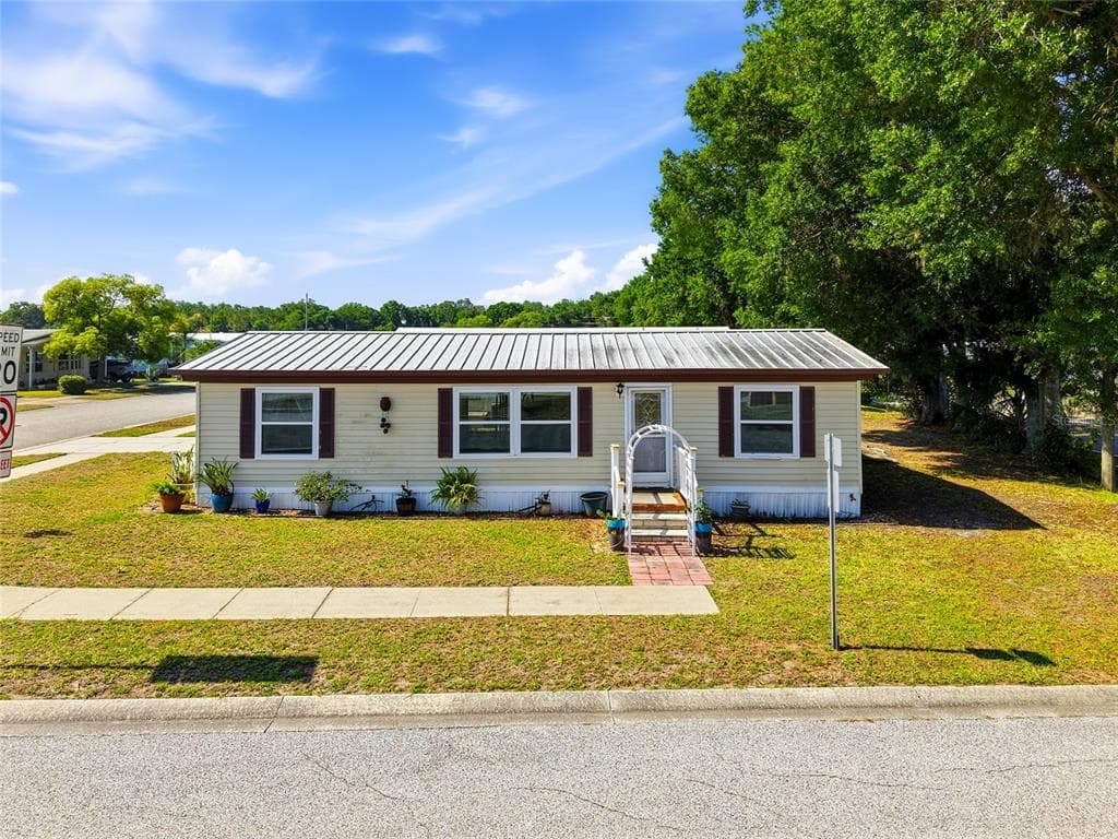 3933 SARAH DRIVE WESLEY CHAPEL, FL 33543