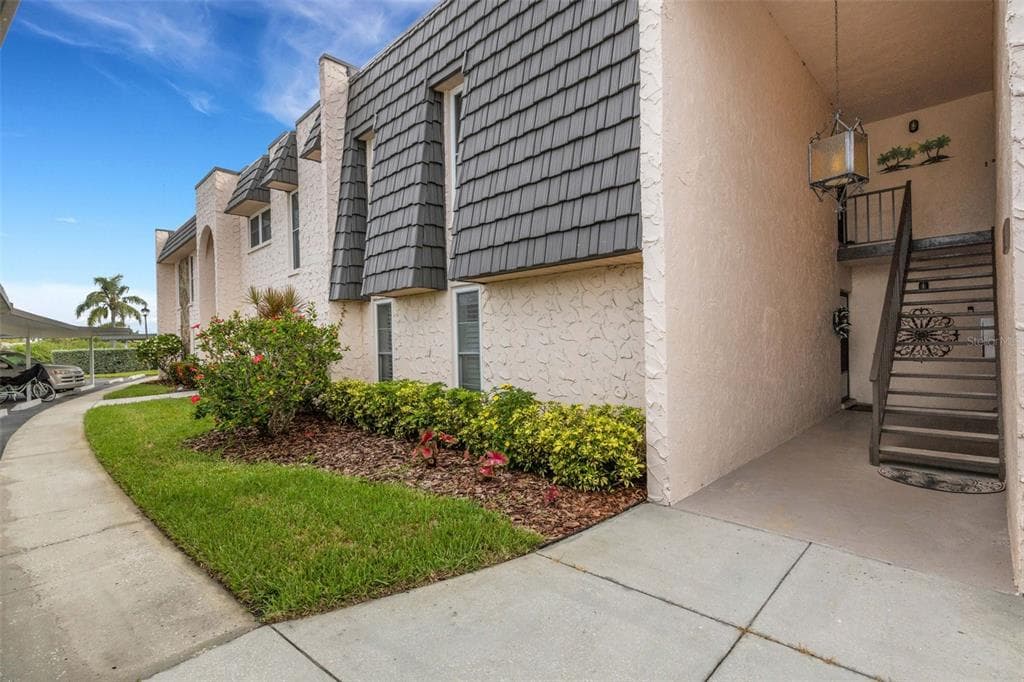 115 ELMWOOD CIRCLE UNIT 115 SEMINOLE, FL 33777