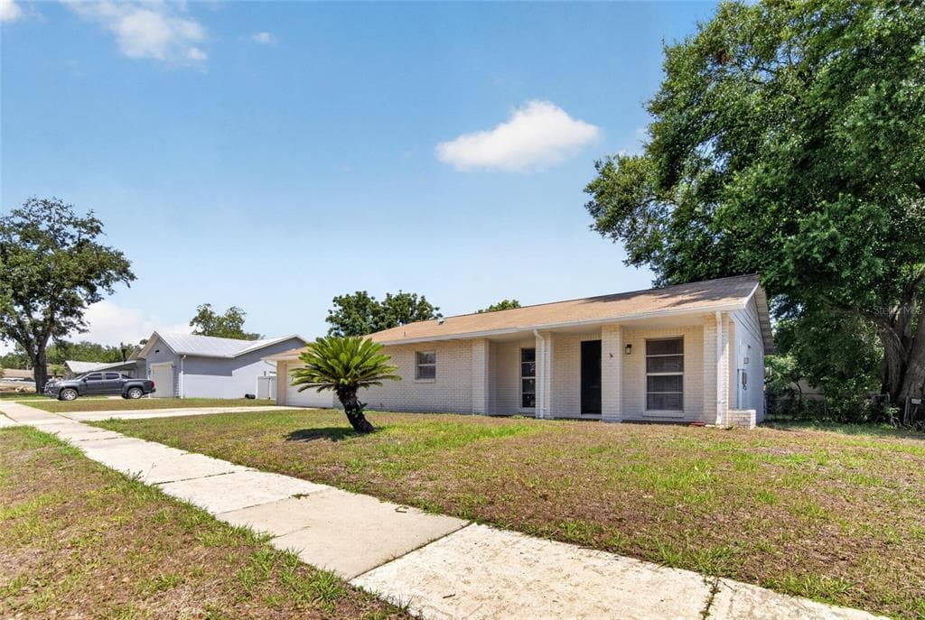 2340 MERRILY CIRCLE S SEFFNER, FL 33584