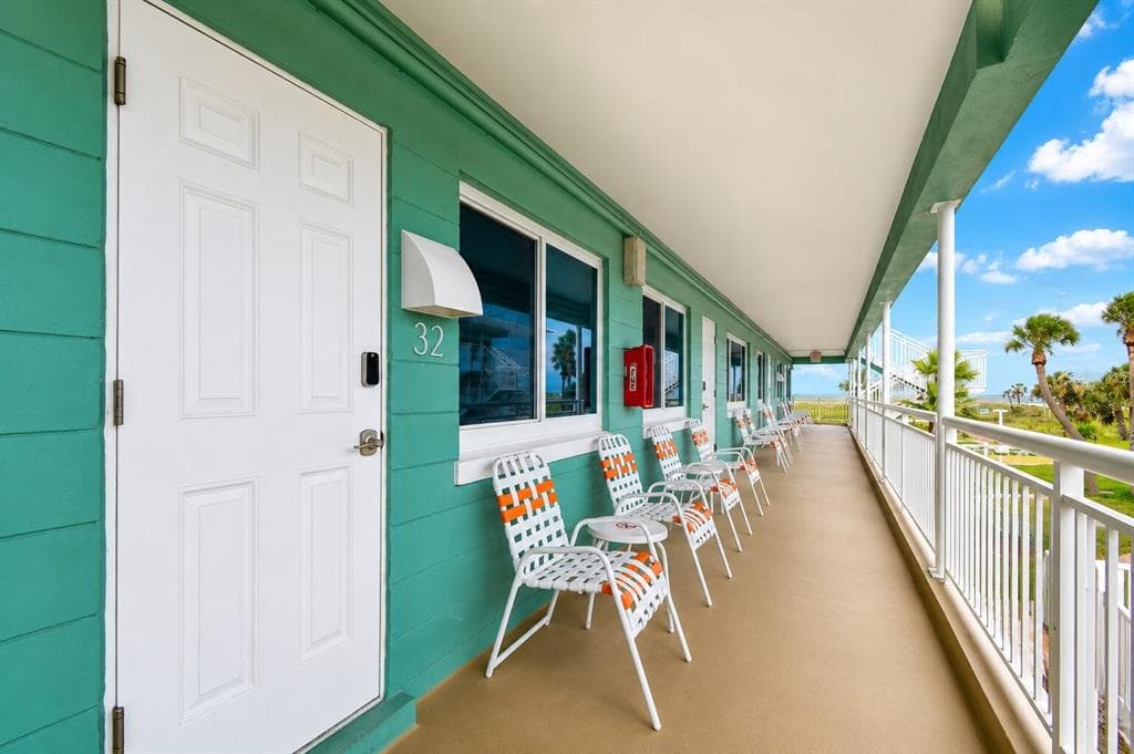 11730 GULF BOULEVARD UNIT 32 ST PETERSBURG, FL 33706