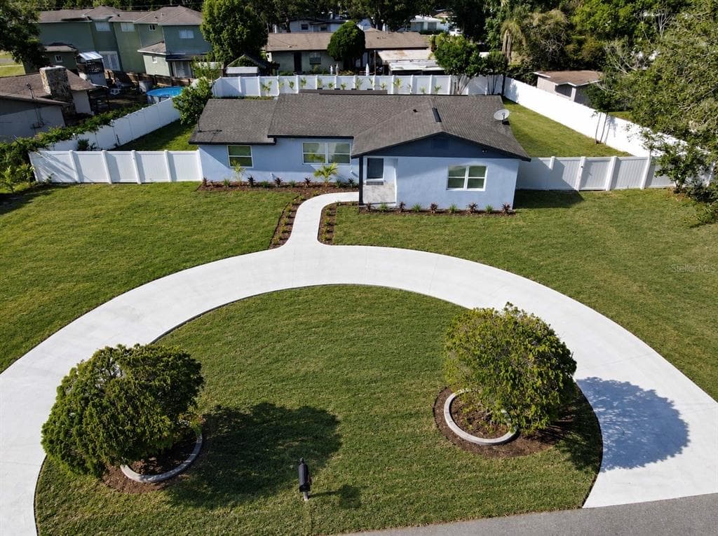 4312 E GROVE VIEW AVENUE TAMPA, FL 33617