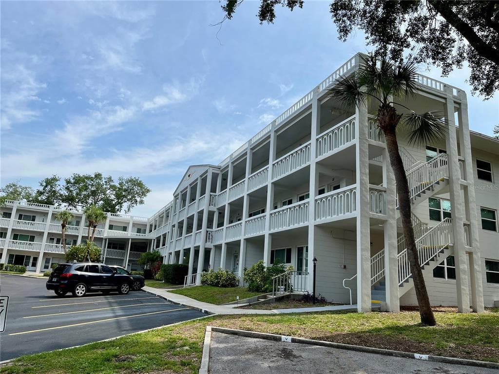 2021 AUSTRALIA WAY W UNIT 59 CLEARWATER, FL 33763