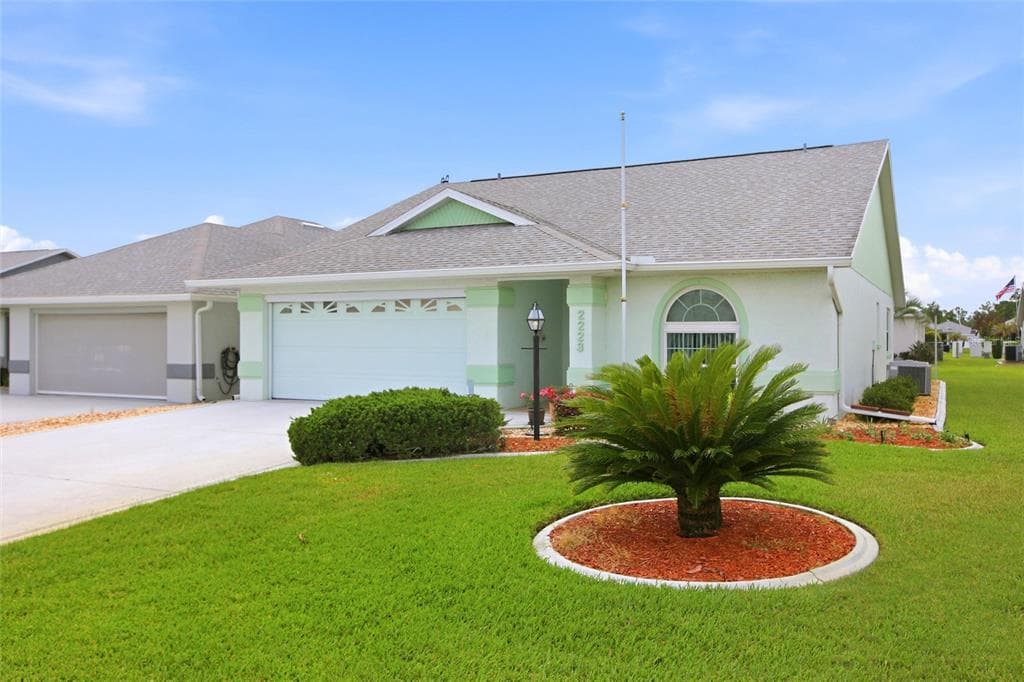 2223 VANTAGE TRACE SEBRING, FL 33872