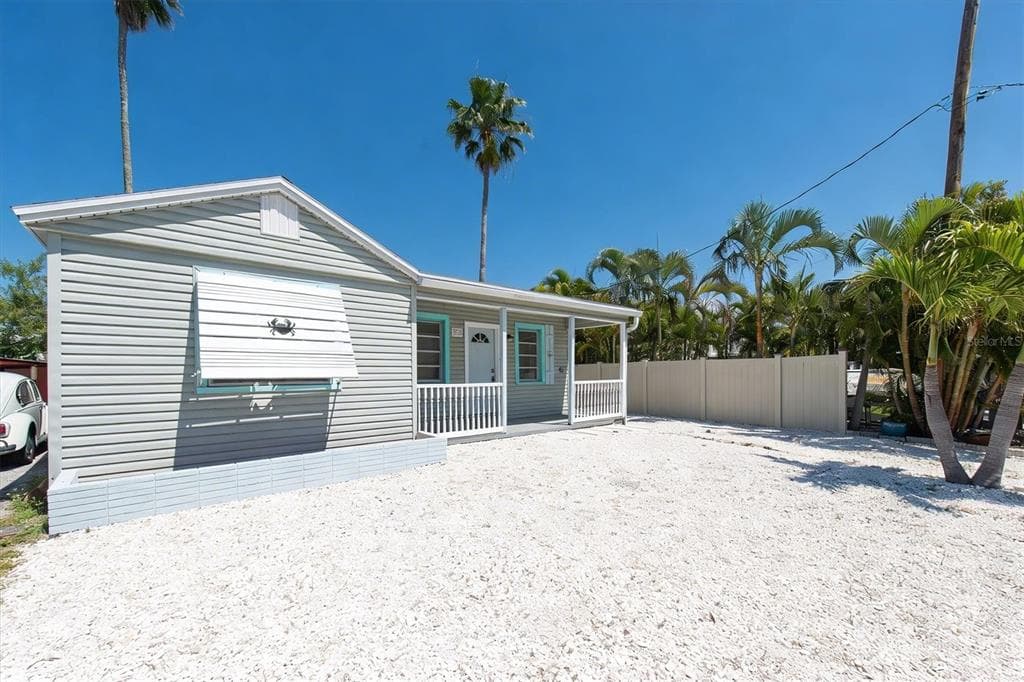 358 BOCA CIEGA DRIVE MADEIRA BEACH, FL 33708