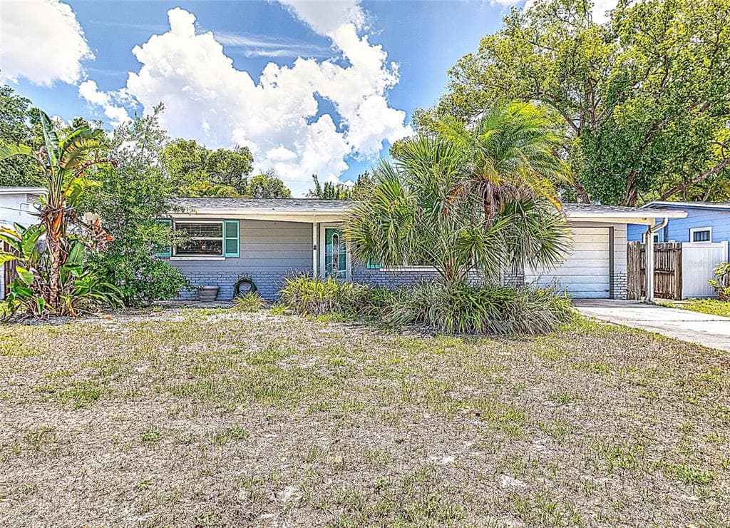 831 LAKESIDE DRIVE