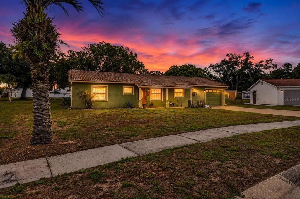 8429 JACQUELINE COURT ZEPHYRHILLS, FL 33541