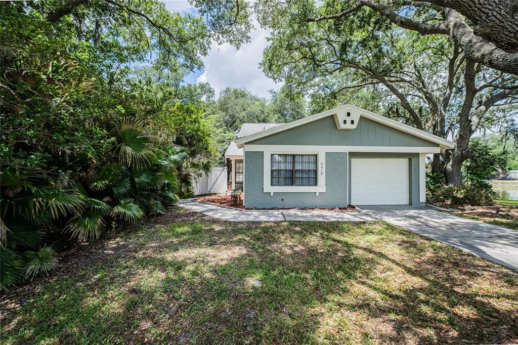 4919 WILDFLOWER DRIVE LAKELAND, FL 33811
