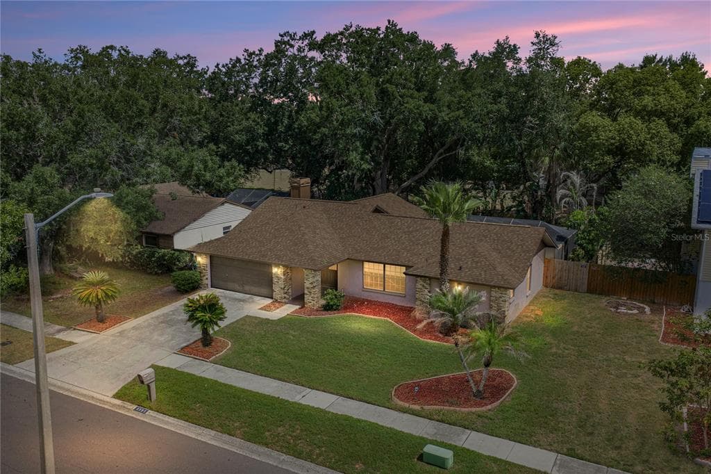 1737 SHADY LEAF DRIVE VALRICO, FL 33596