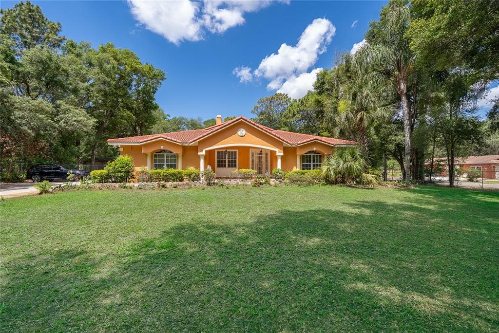 5948 LAKEVILLE ROAD ORLANDO, FL 32818