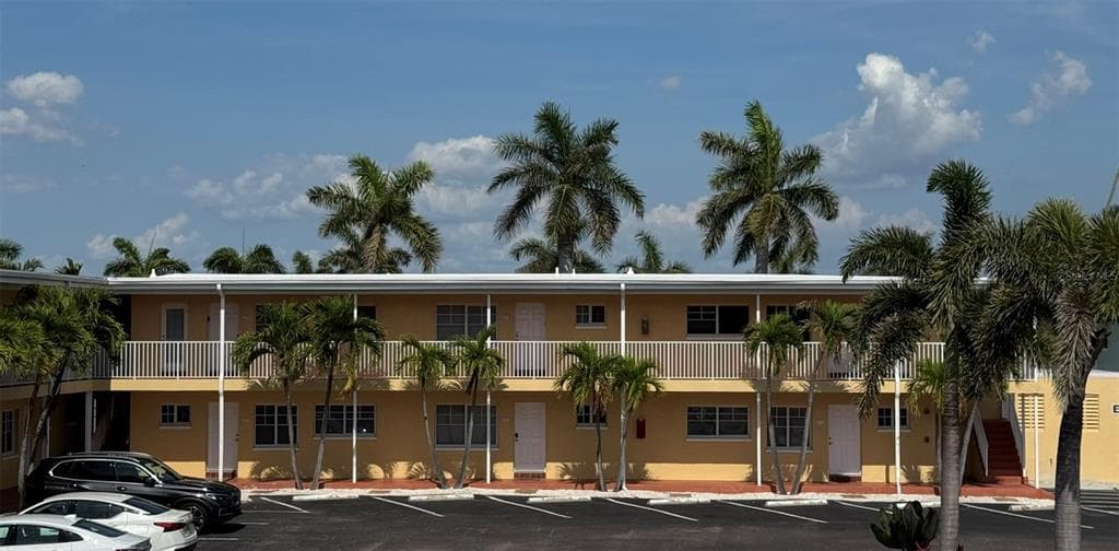 19417 GULF BOULEVARD UNIT E103 INDIAN ROCKS BEACH, FL 33785