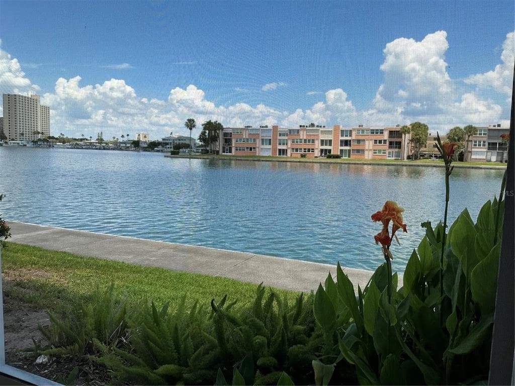 7645 SUN ISLAND DRIVE S UNIT 101 SOUTH PASADENA, FL 33707