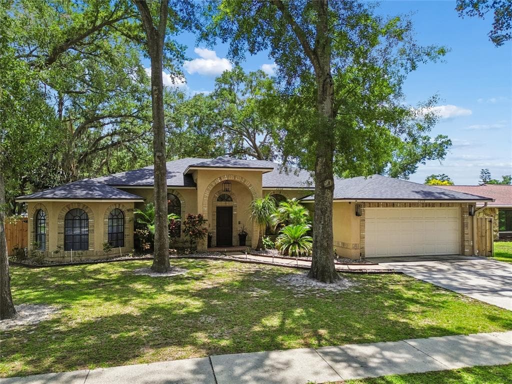 3602 ARLINGTON OAKS COURT TAMPA, FL 33618