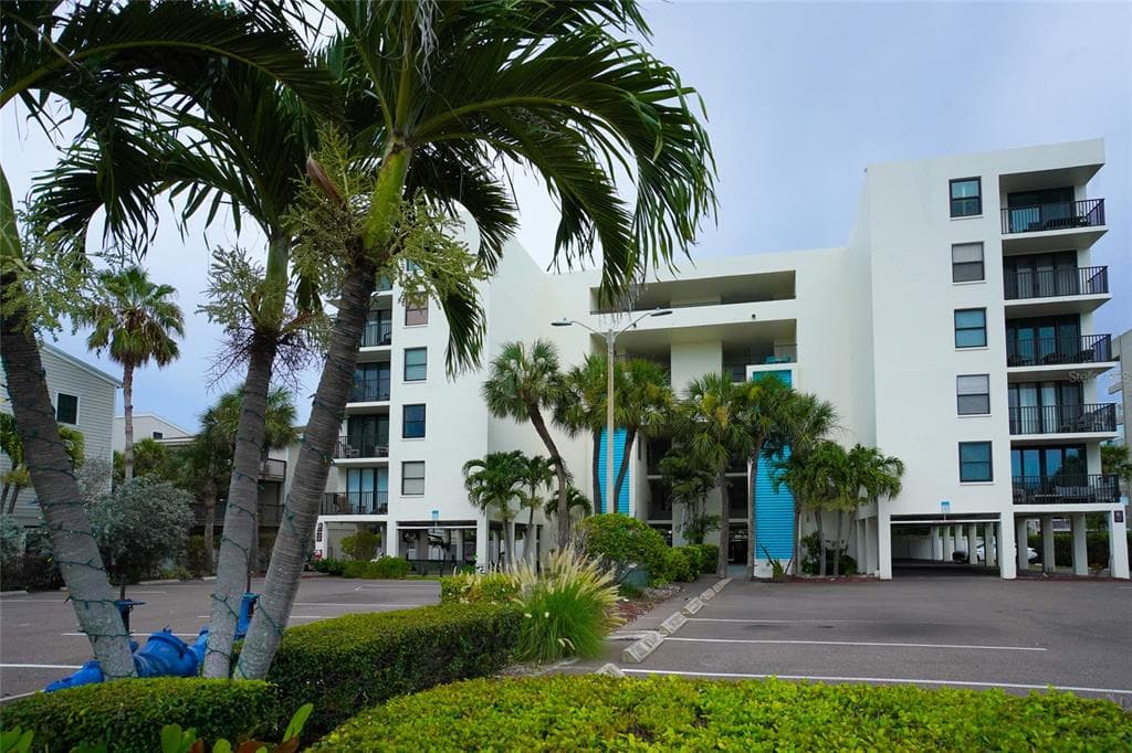 19931 GULF BOULEVARD UNIT D2 INDIAN SHORES, FL 33785