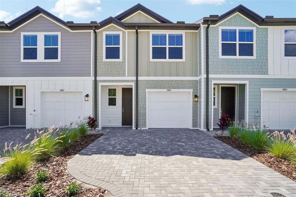 7485 DEER VALLEY CIRCLE TAMPA, FL 33635