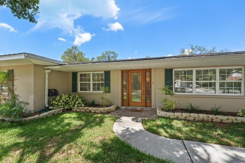 802 ALLAMANDA DRIVE LARGO, FL 33770