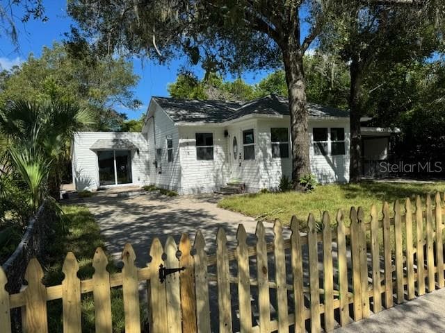 1615 39TH STREET S ST PETERSBURG, FL 33711