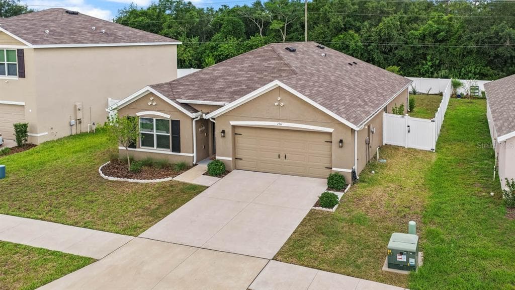 1911 BLUE STREAM STREET RUSKIN, FL 33570