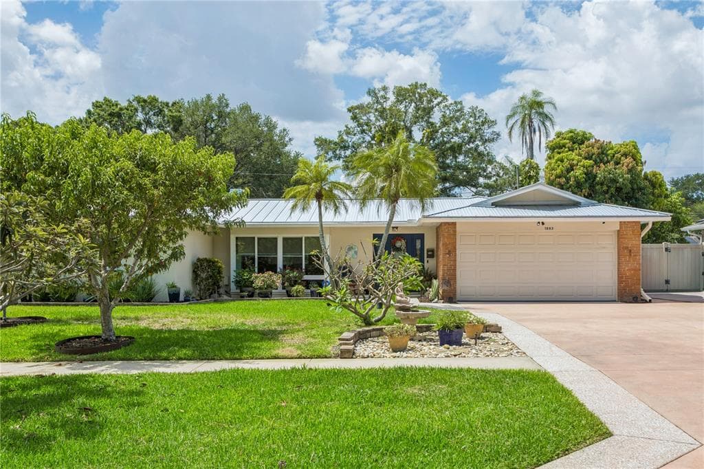1883 OAKDALE LANE N CLEARWATER, FL 33764