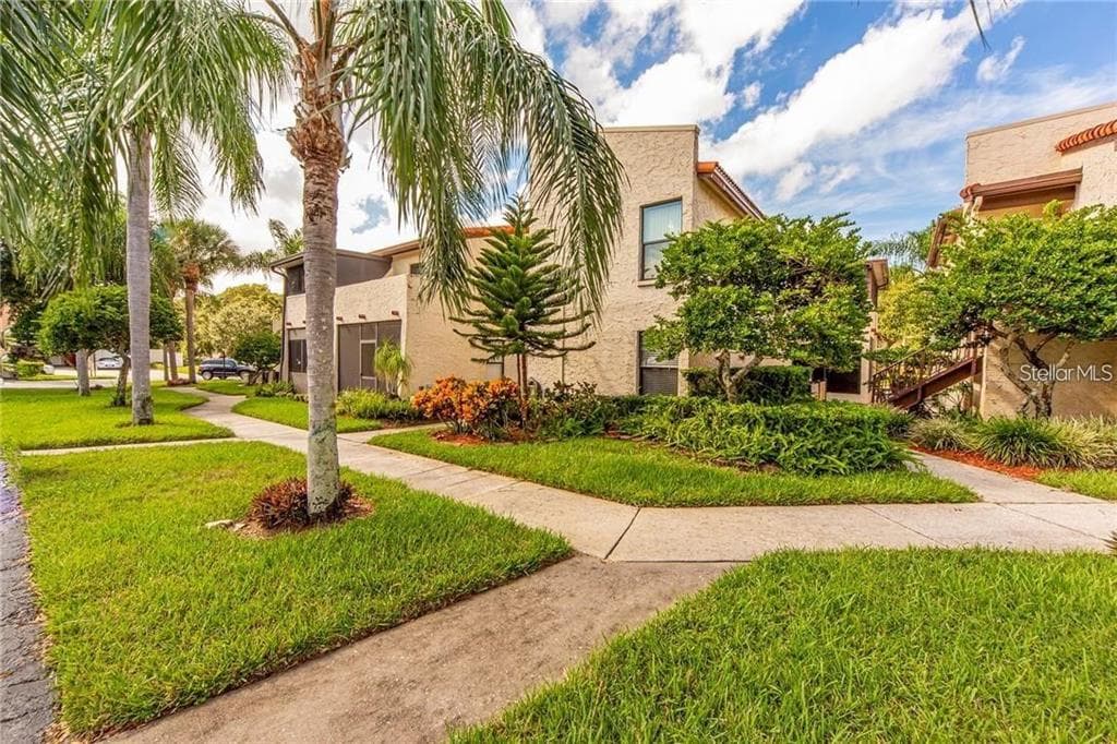 2571 CYPRUS DRIVE UNIT 1-106 PALM HARBOR, FL 34684