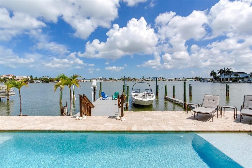 330 173RD AVENUE E NORTH REDINGTON BEACH, FL 33708